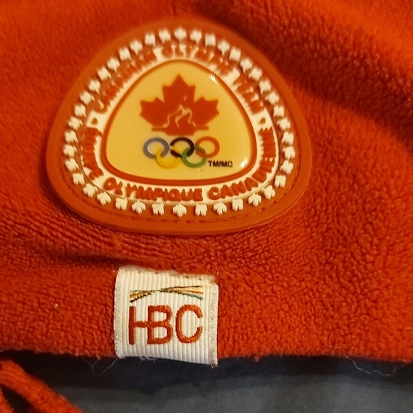2006 Offical Winter Olympic Red Hat with White Accents - Picture 2 of 5